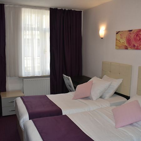 Hotel Meribel Saint-Josse-ten-Noode Екстериор снимка