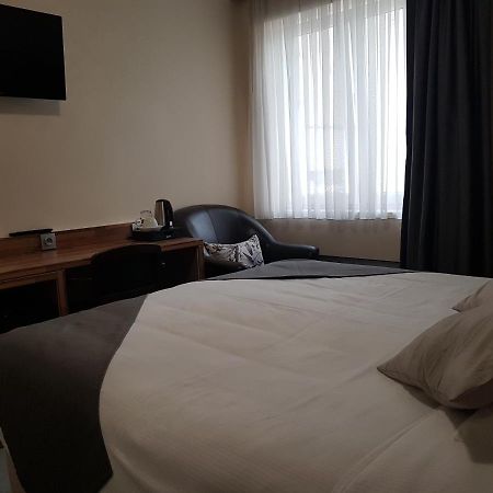 Hotel Meribel Saint-Josse-ten-Noode Екстериор снимка