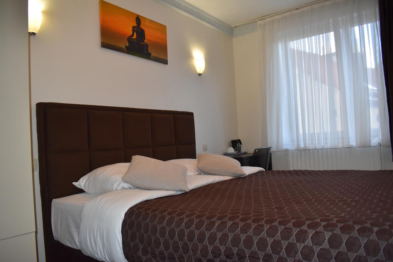 Hotel Meribel Saint-Josse-ten-Noode Екстериор снимка