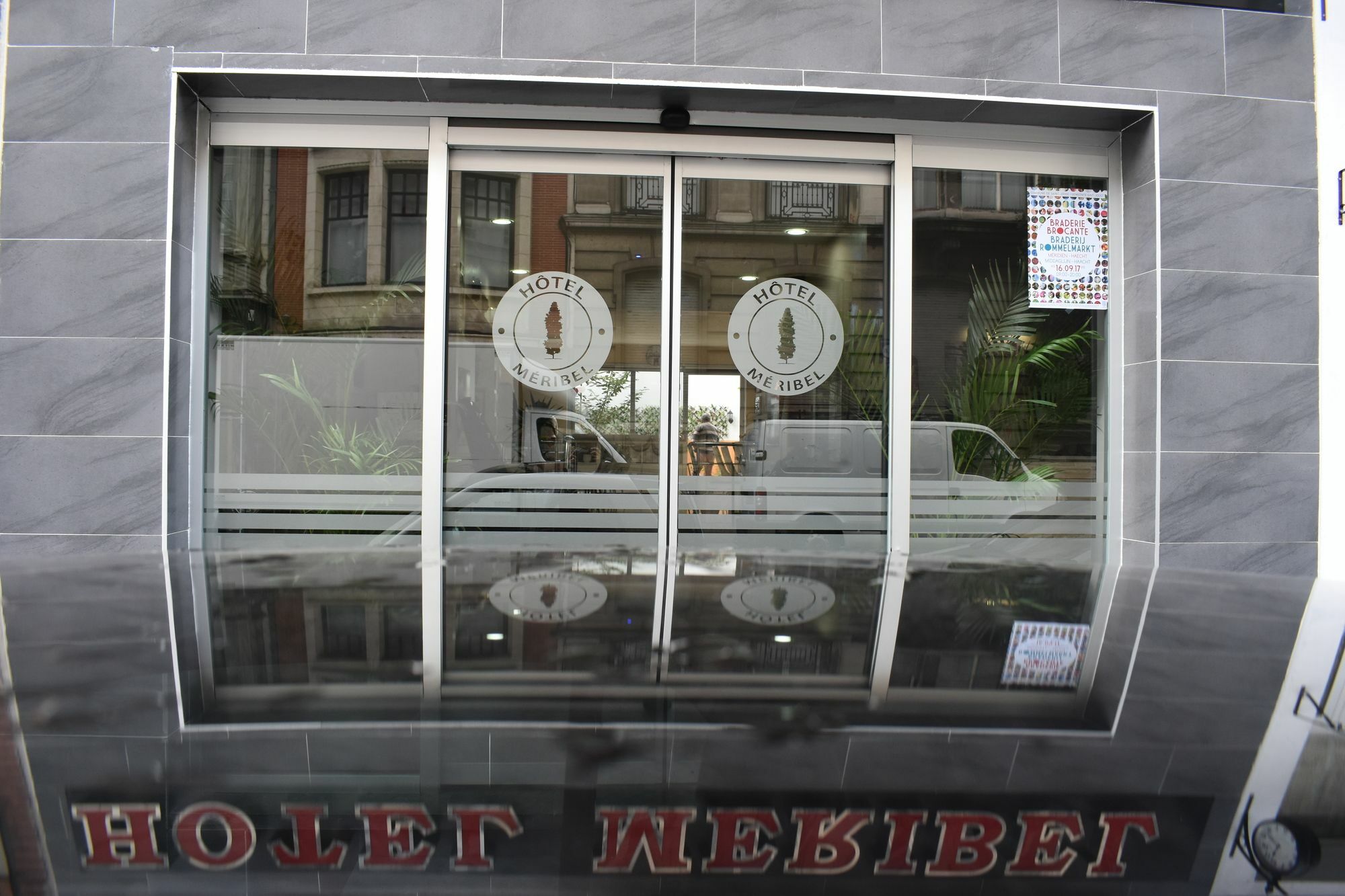 Hotel Meribel Saint-Josse-ten-Noode Екстериор снимка
