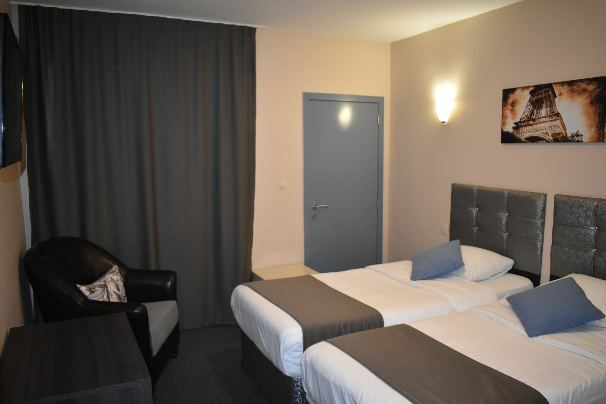Hotel Meribel Saint-Josse-ten-Noode Екстериор снимка