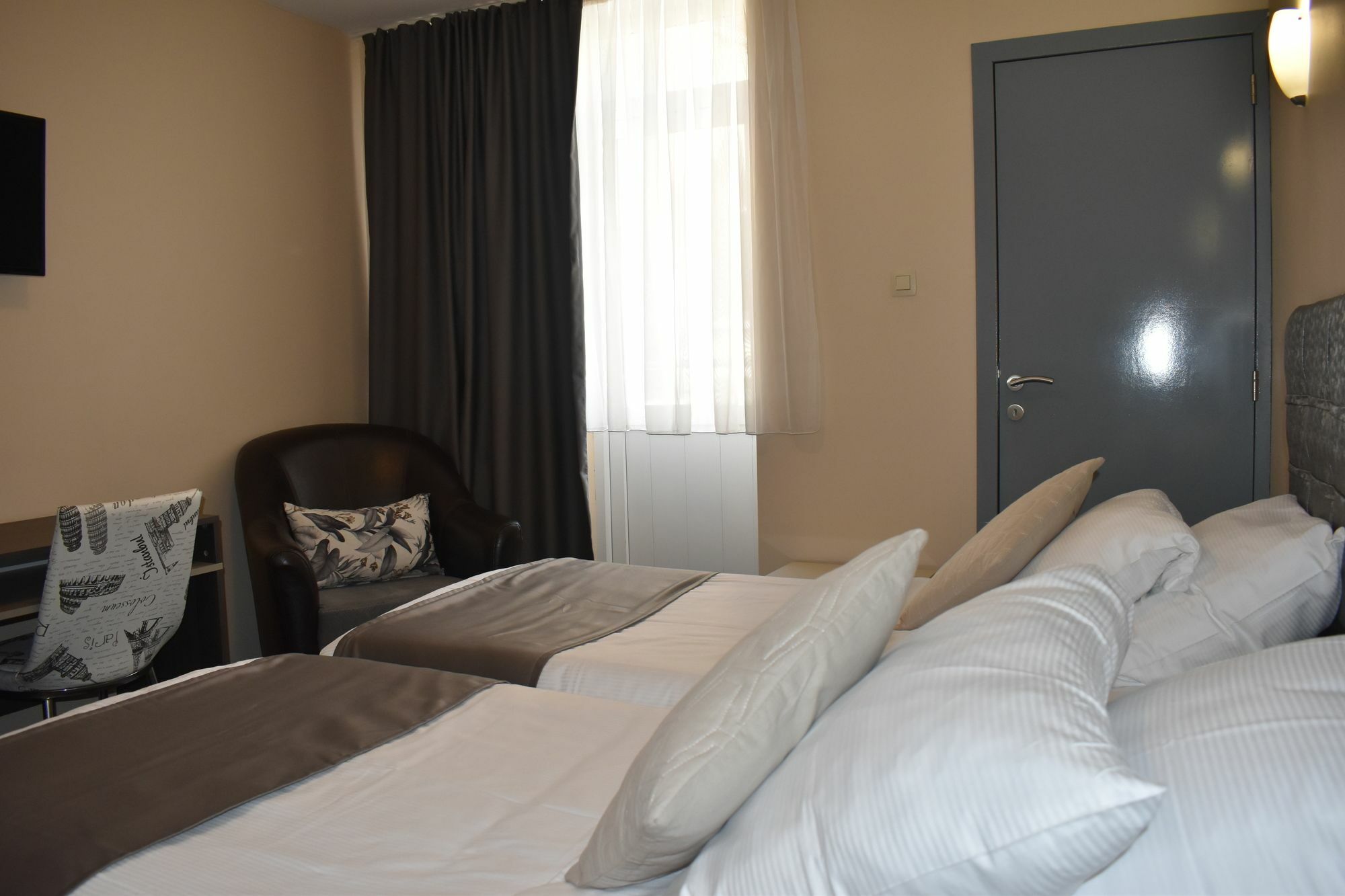 Hotel Meribel Saint-Josse-ten-Noode Екстериор снимка