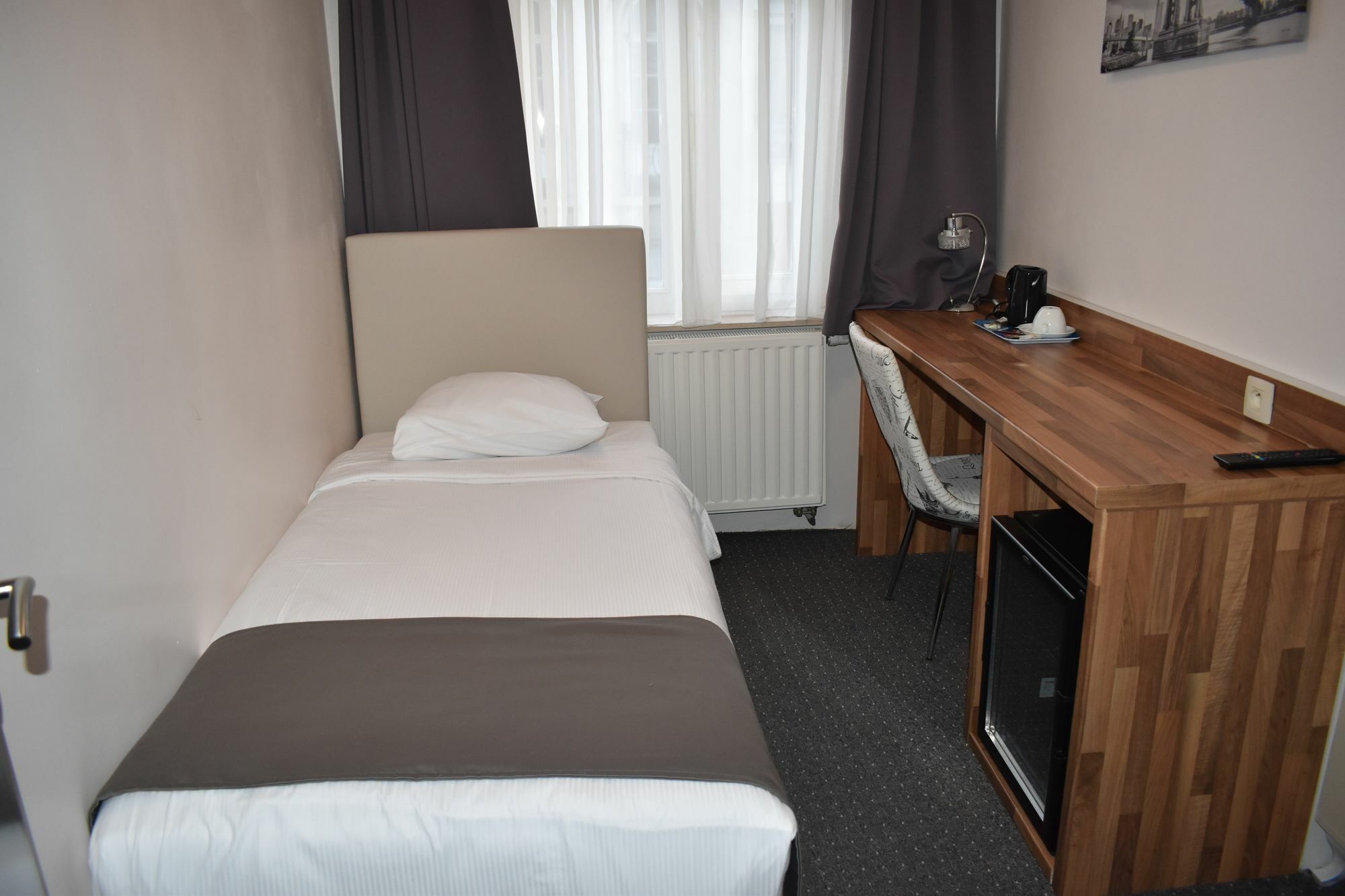 Hotel Meribel Saint-Josse-ten-Noode Екстериор снимка
