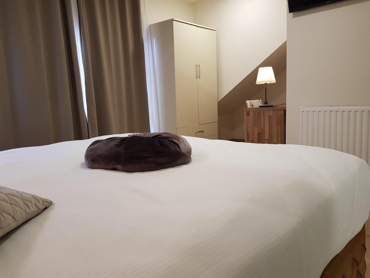 Hotel Meribel Saint-Josse-ten-Noode Екстериор снимка